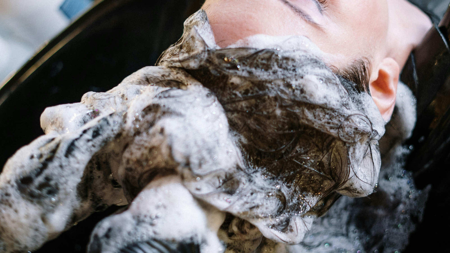 Top 5 șampoane împotriva căderii părului pentru femei în 2026