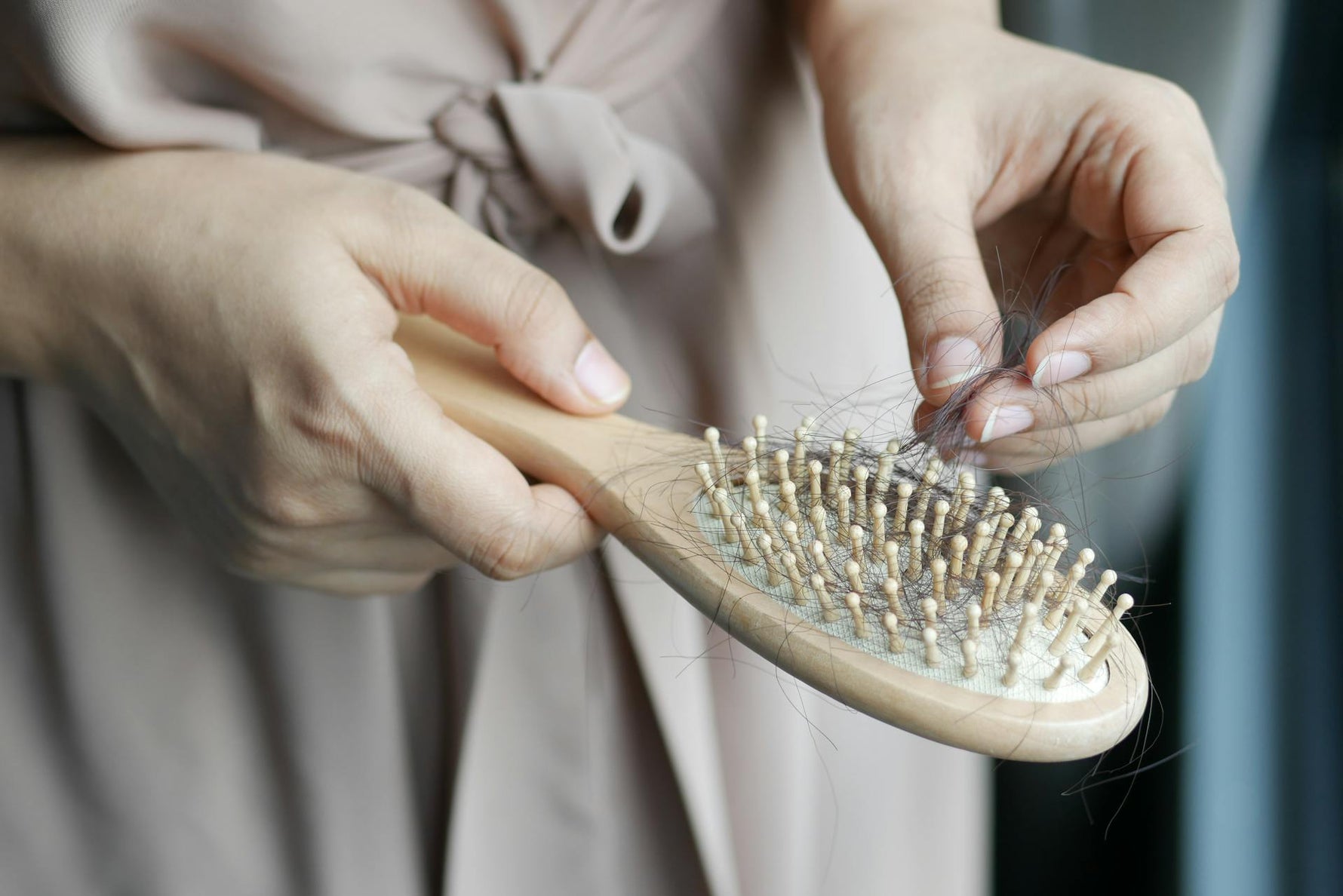 Alopecia la Femei: Cauzele Ei și Remediile Dovedite